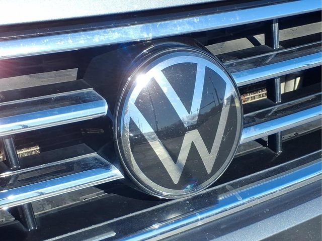 Used 2024 Volkswagen Tiguan SE AWD/4WD image 24