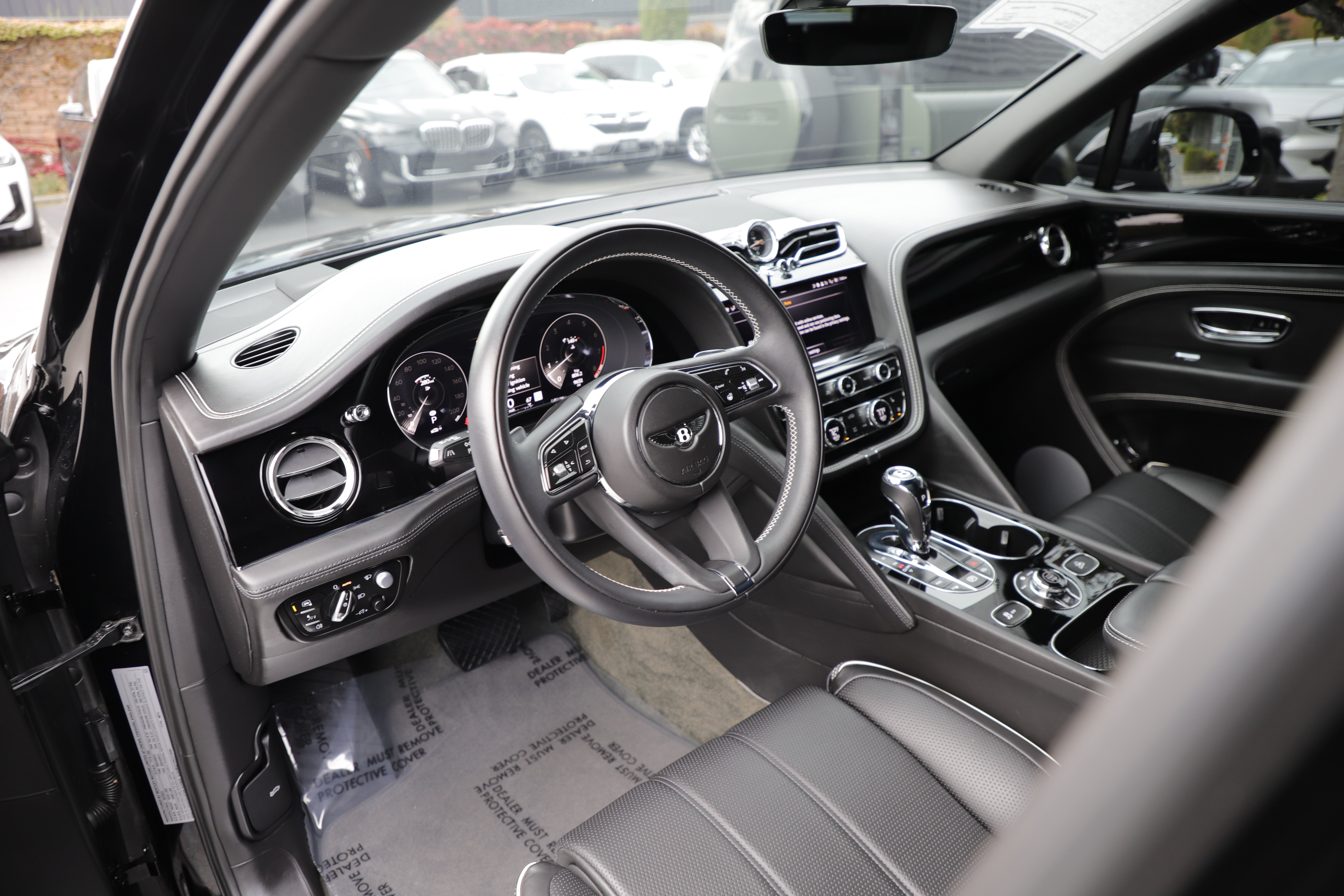 Used 2022 Bentley Bentayga AWD/4WD image 24