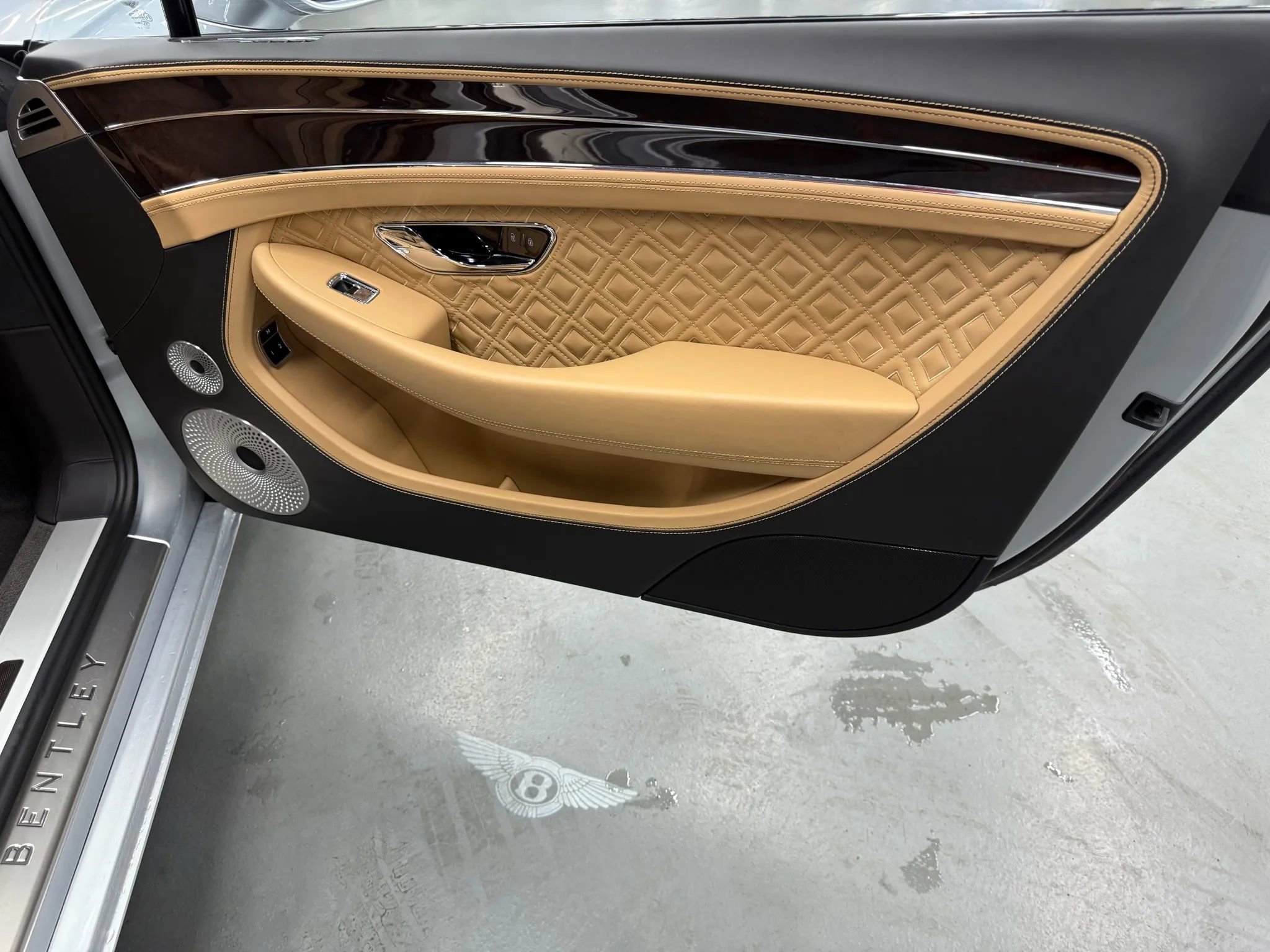 Used 2022 Bentley Continental GT image 42