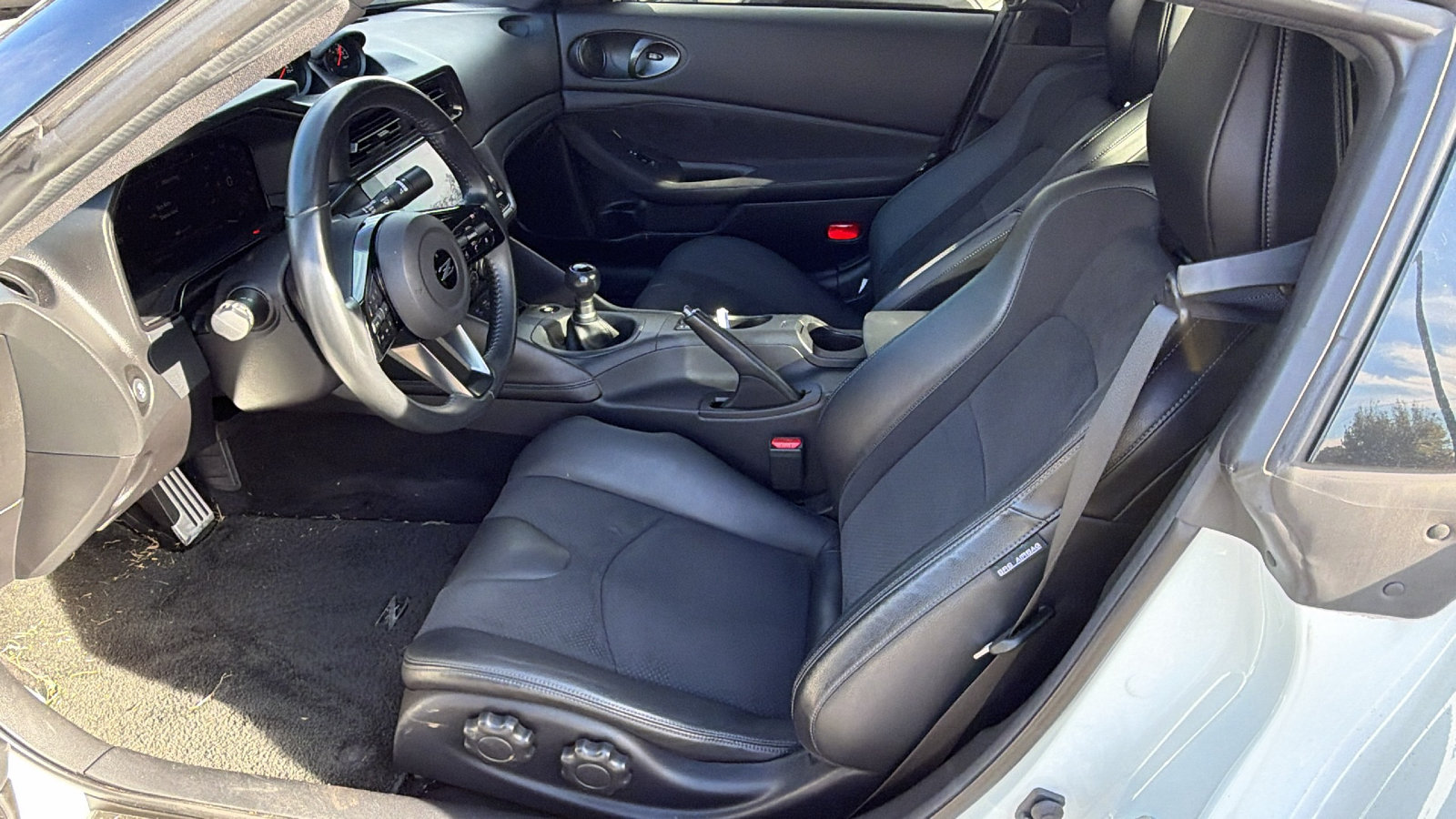 Used 2023 Nissan Z w/ Floor Mat Package (L93) RWD image 16