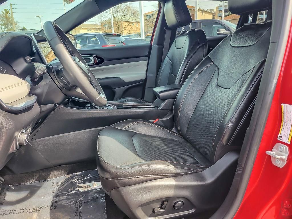 Used 2023 Jeep Compass Limited image 9