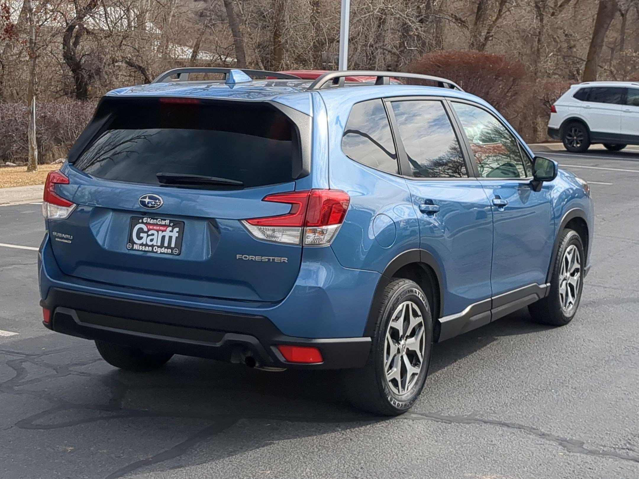 Used 2022 Subaru Forester Premium image 3