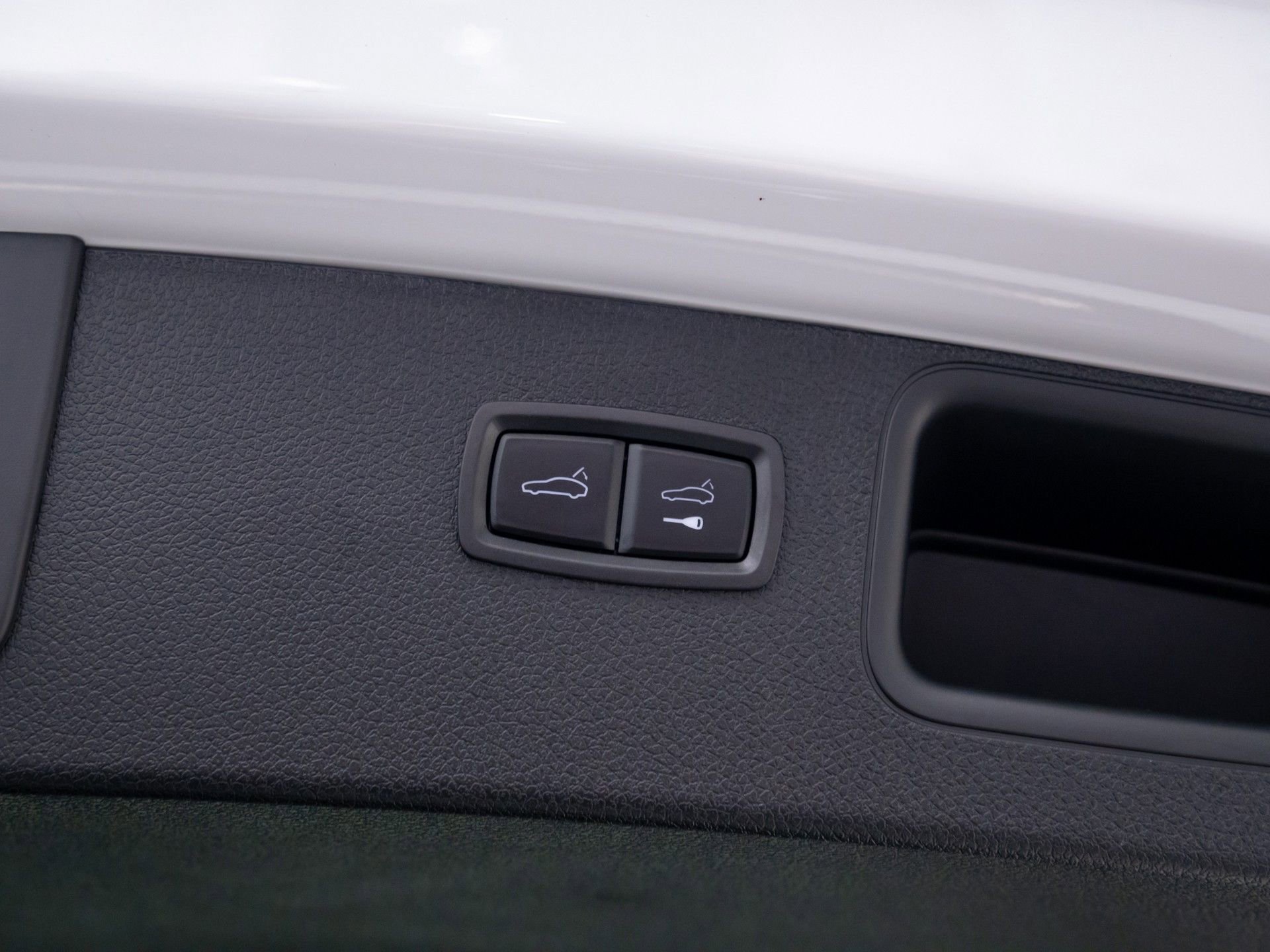 Certified 2025 Porsche Macan image 31