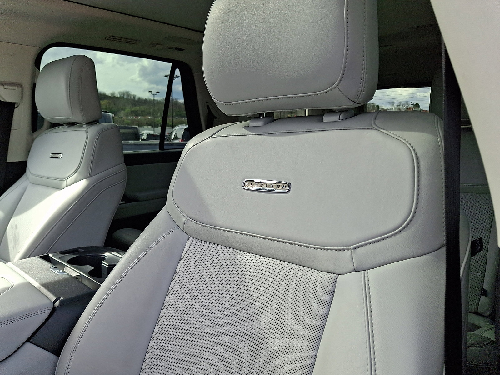 Used 2025 Ford Expedition Platinum w/ Driver's Package image 16