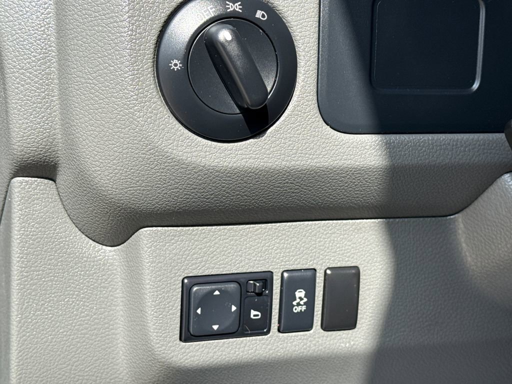 Used 2021 Nissan NV 3500 SV image 21