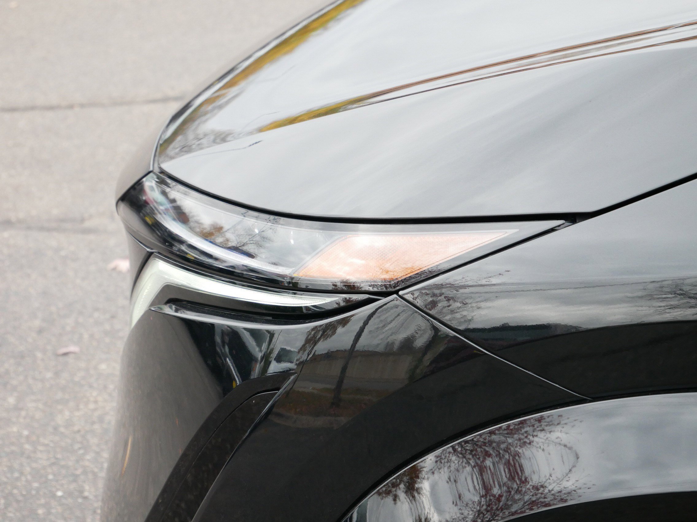 Used 2024 Nissan Ariya PLATINUM+ image 16