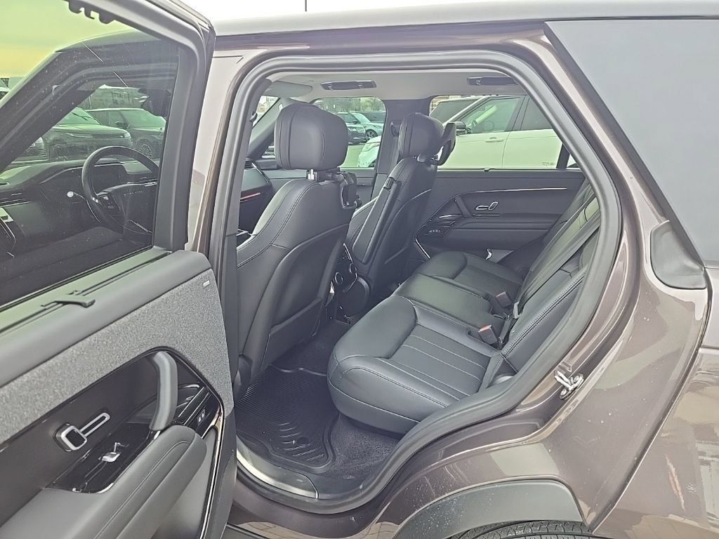 Used 2024 Land Rover Range Rover Sport Dynamic SE image 17