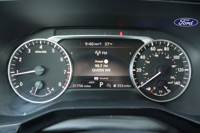 Used 2025 Nissan Pathfinder SV image 25