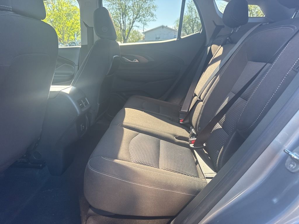 Used 2023 GMC Terrain SLE w/ Driver Convenience Package image 10