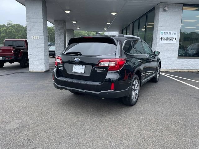 Used 2017 Subaru Outback 3.6R Touring AWD/4WD image 5