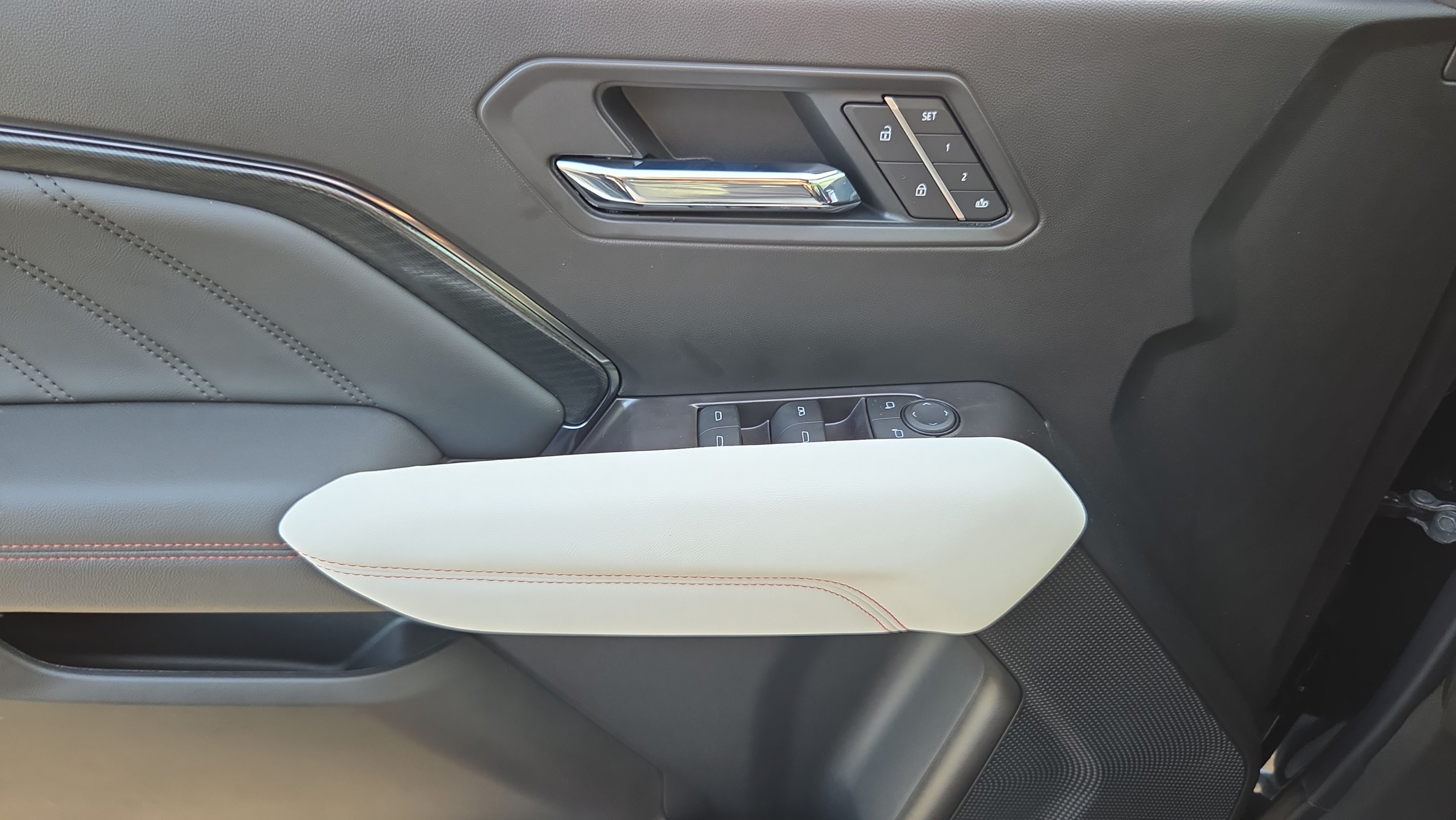 Used 2026 GMC Canyon AT4X AWD/4WD image 29