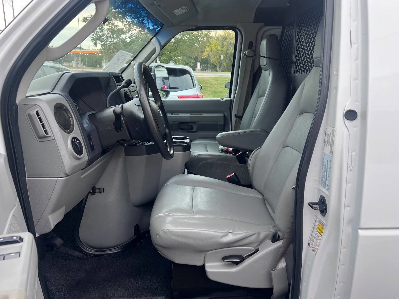 Used 2010 Ford E-150 and Econoline 150 image 14