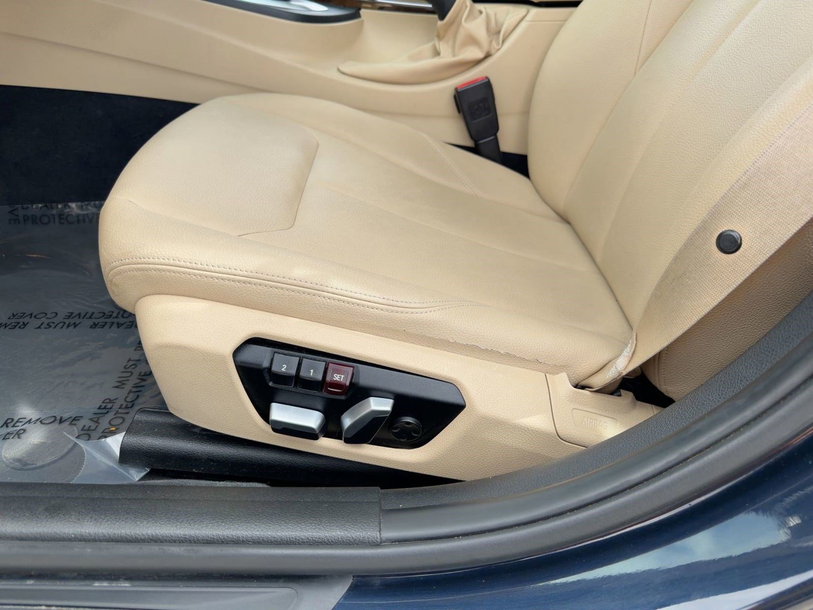 Used 2017 BMW 320i xDrive Sedan image 14