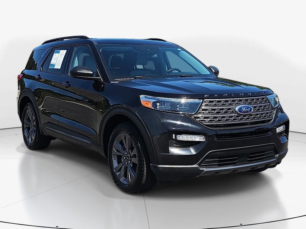 Used 2021 Ford Explorer XLT w/ Equipment Group 202A AWD/4WD image 3