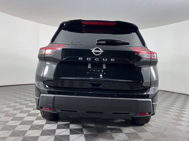 Used 2025 Nissan Rogue S image 9