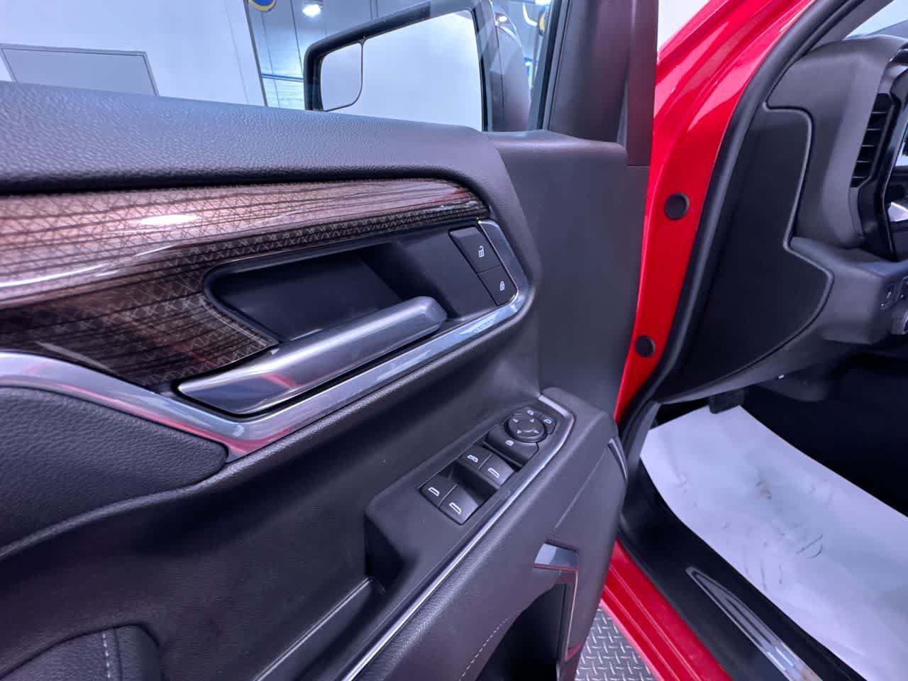 Used 2025 Chevrolet Silverado 1500 LT AWD/4WD image 12