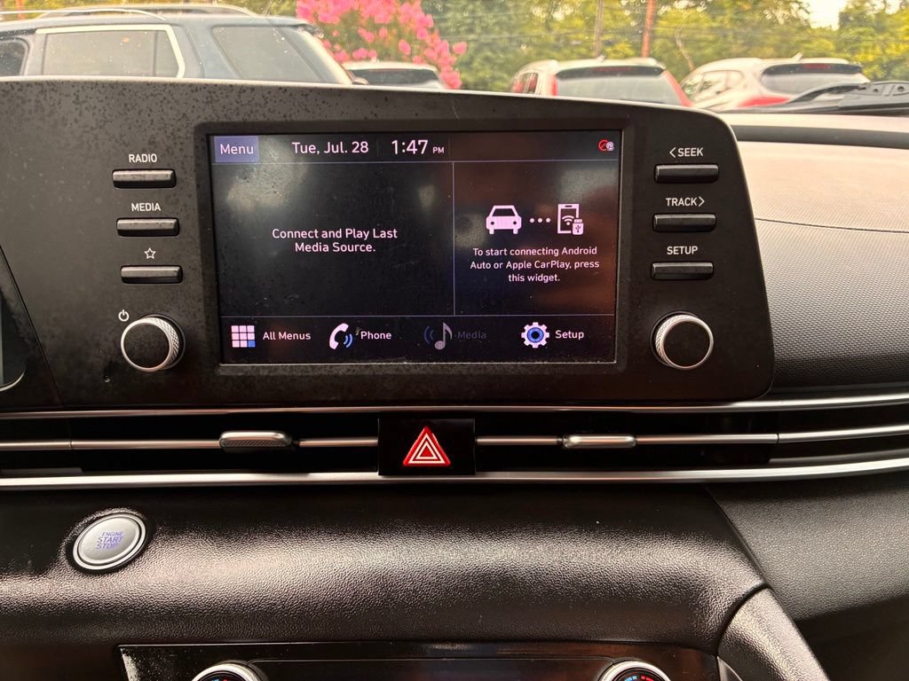 Used 2022 Hyundai Elantra SEL FWD image 29