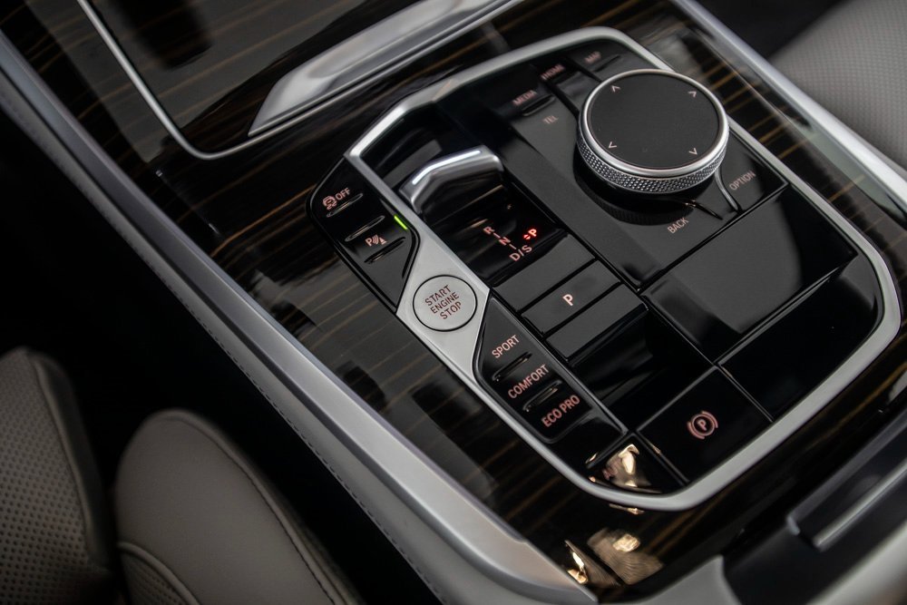 Used 2026 BMW X5 sDrive40i w/ M Sport Package image 30