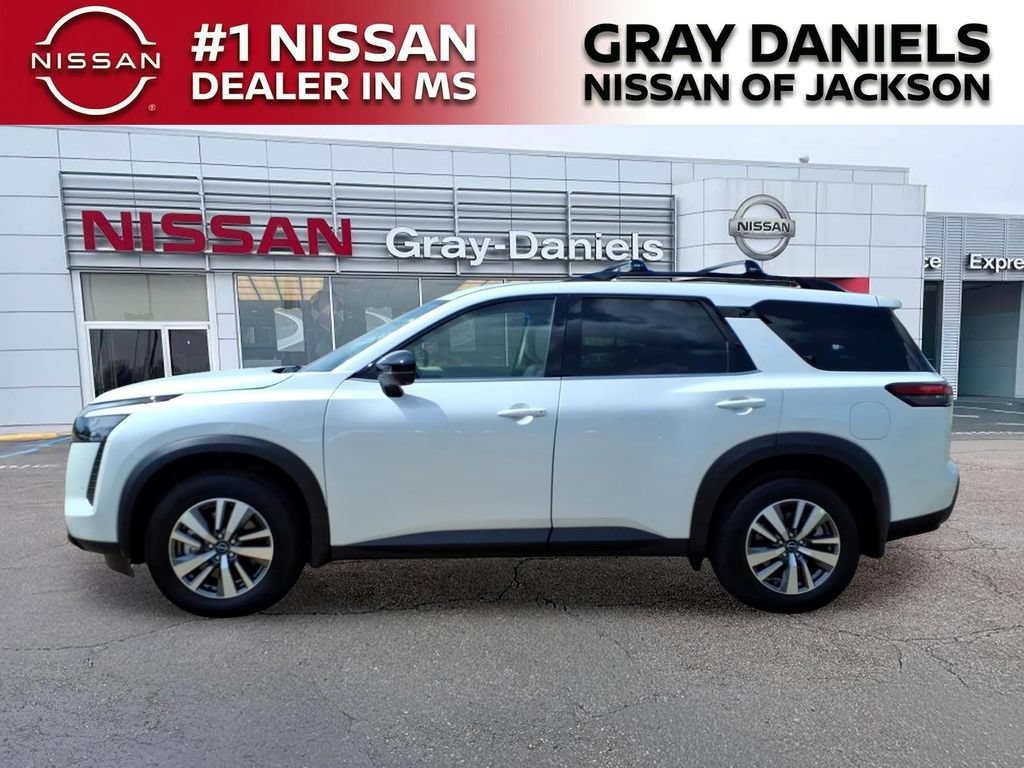 New 2026 Nissan Pathfinder SL FWD image 4