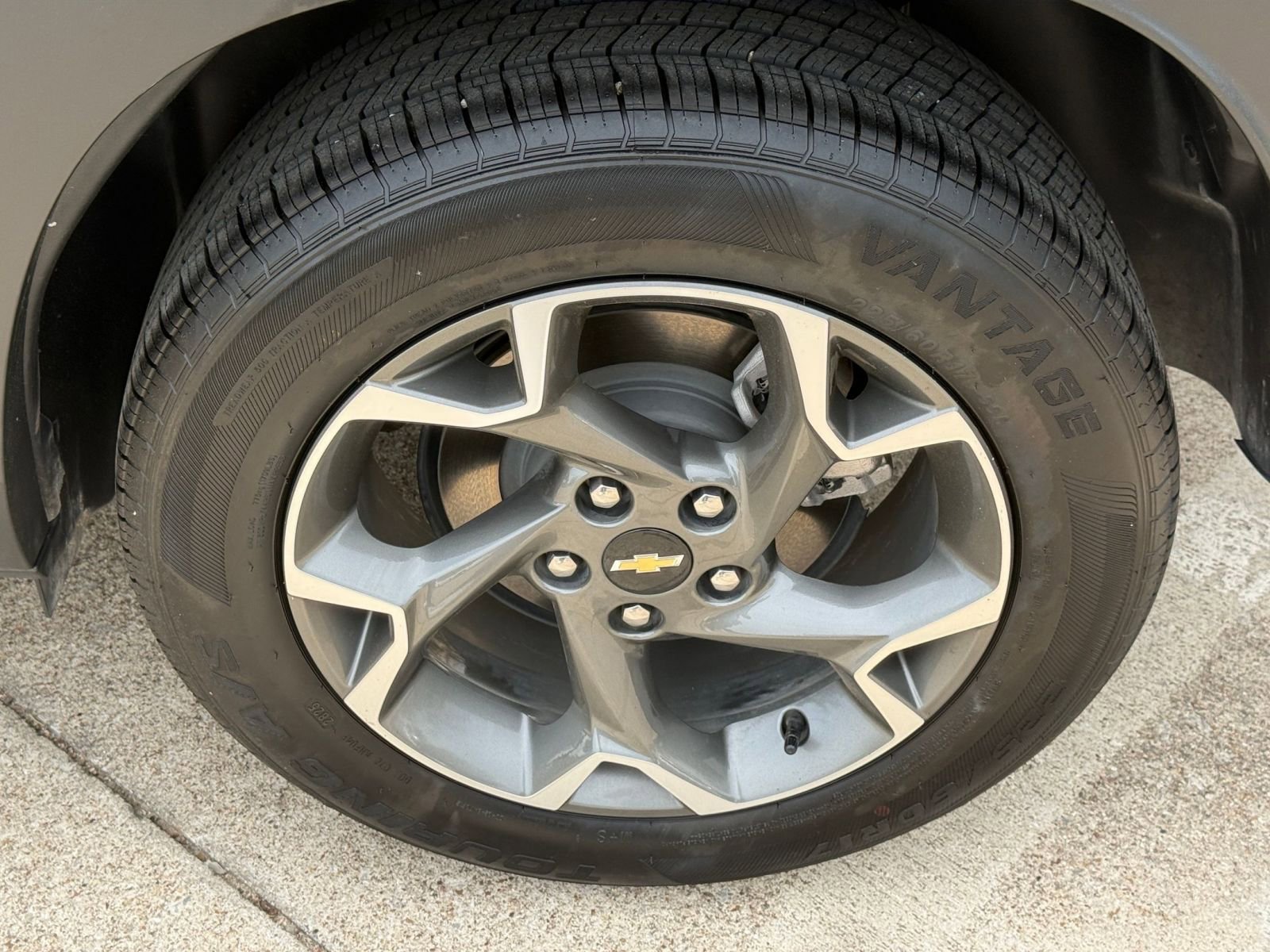 Used 2025 Chevrolet Trax LT w/ LT Convenience Package FWD image 30