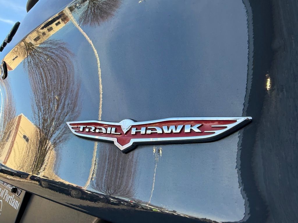 Used 2016 Jeep Cherokee Trailhawk w/ Comfort/Convenience Group image 8