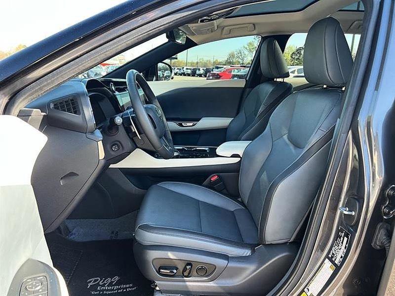 Used 2024 Lexus RZ 300e Premium w/ Accessory Package (Z1) image 13