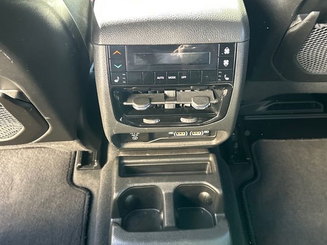 Used 2024 Jeep Grand Cherokee L Limited image 19