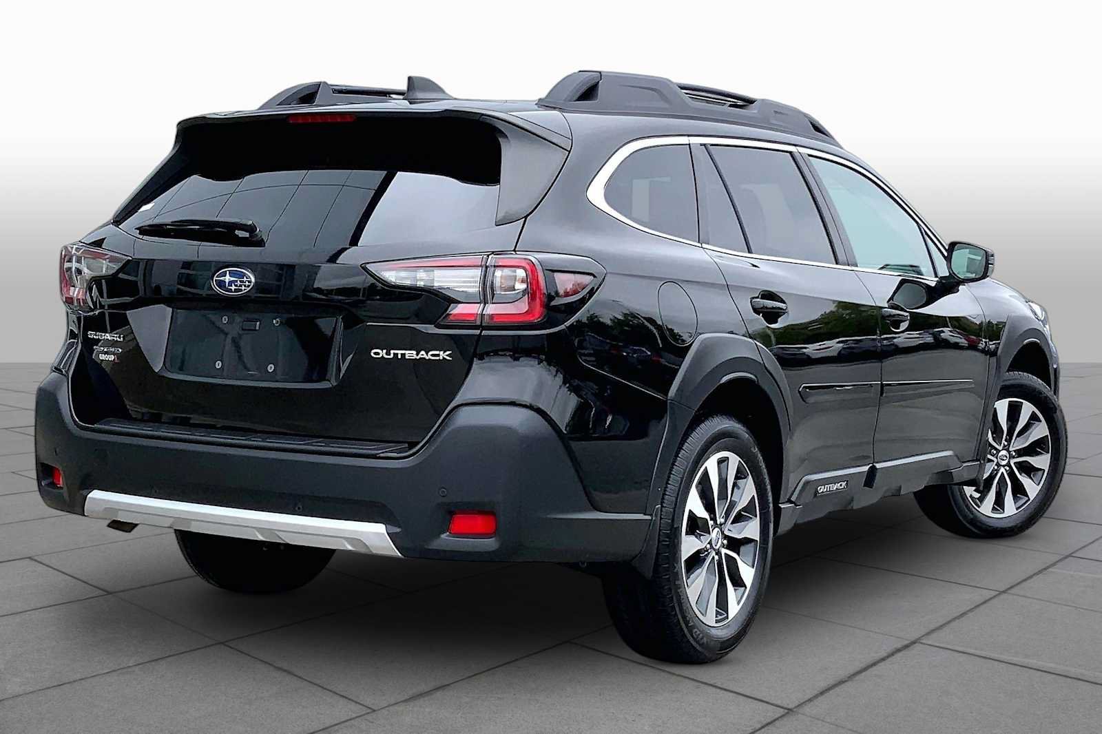 Used 2025 Subaru Outback Limited AWD/4WD image 12