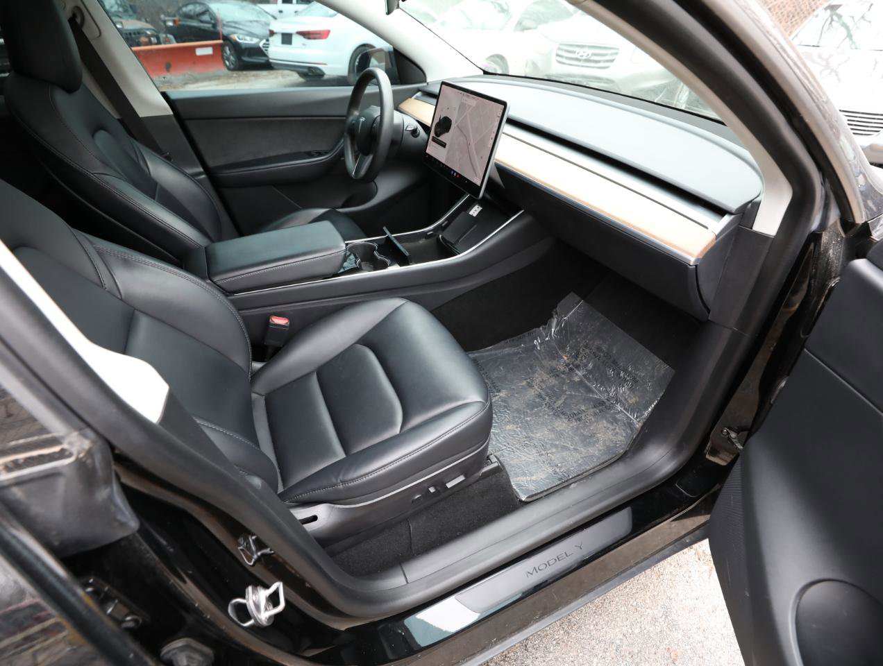 Used 2020 Tesla Model Y Long Range image 12