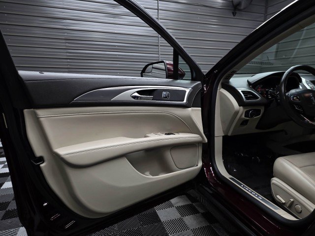 Used 2018 Lincoln MKZ Premiere FWD image 31