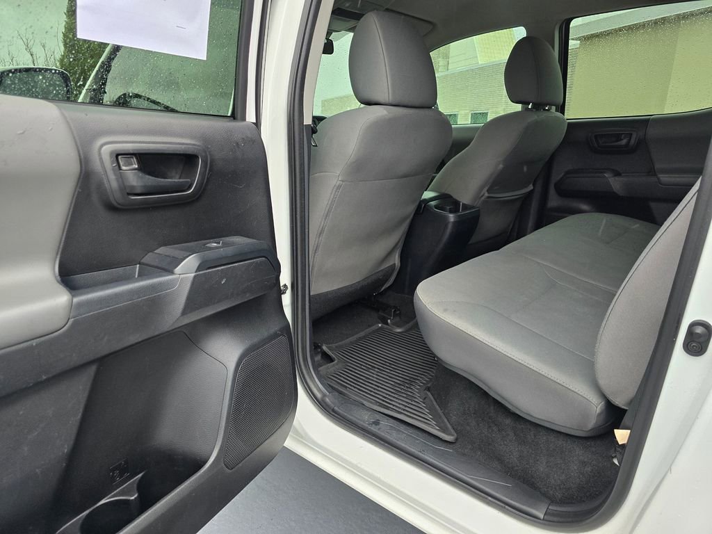 Used 2018 Toyota Tacoma SR image 21