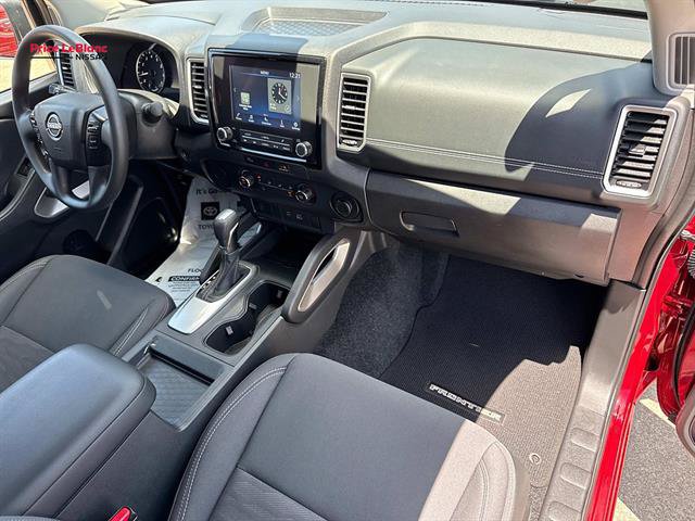 Certified 2024 Nissan Frontier SV w/ Tow Package RWD image 12