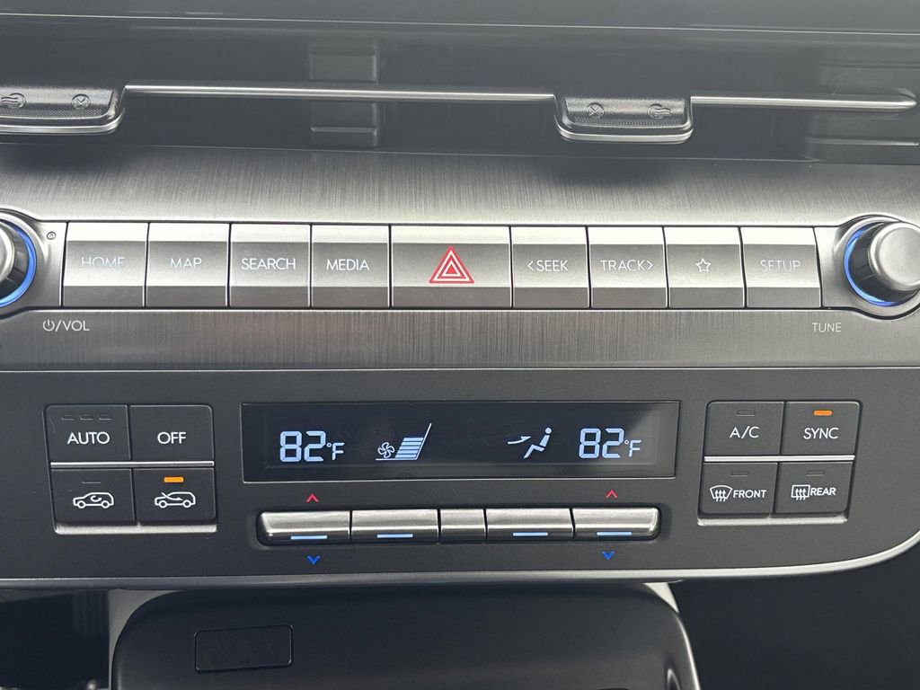 Used 2024 Hyundai Kona Limited image 21