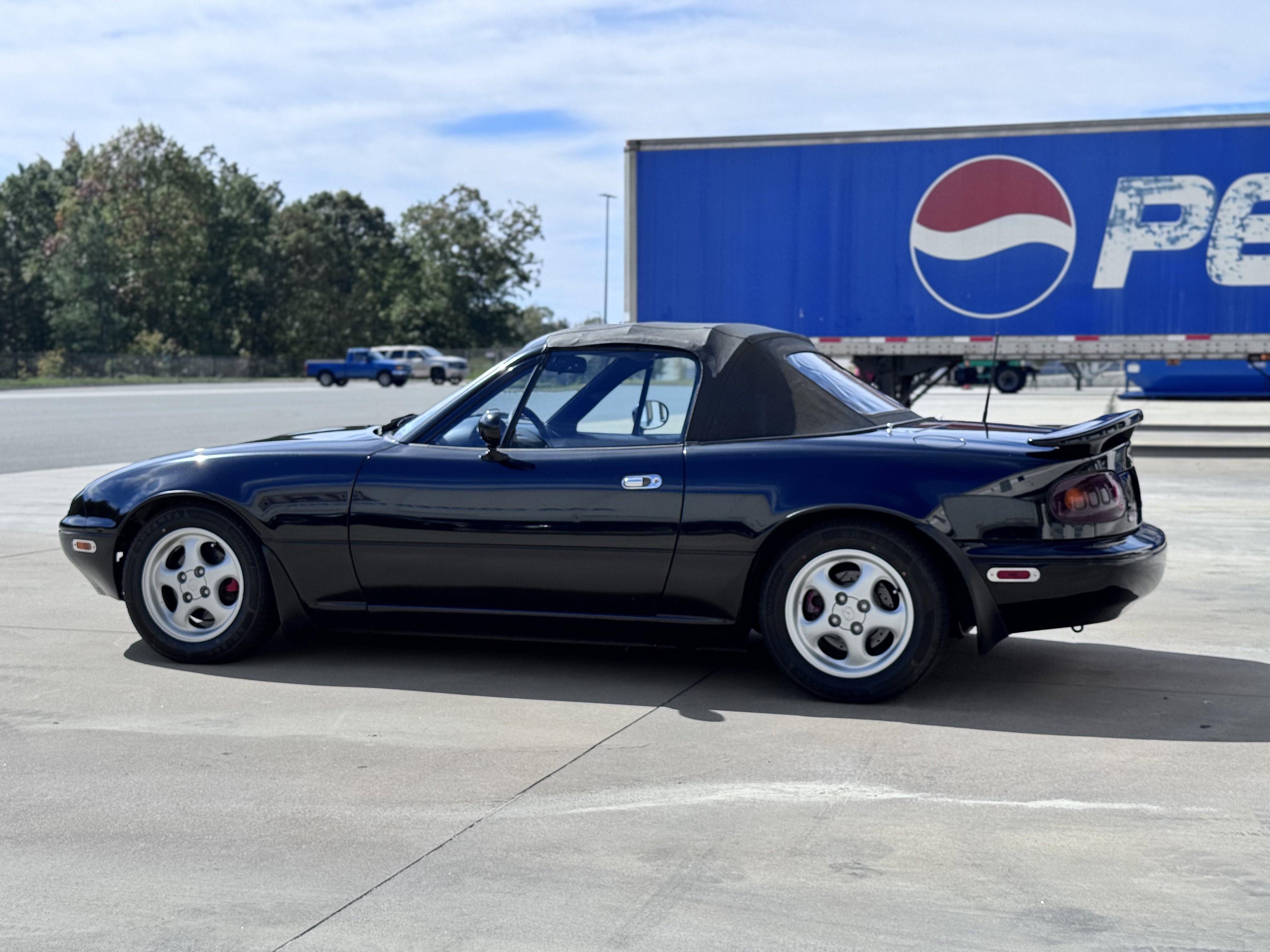 Used 1996 MAZDA MX-5 Miata image 25