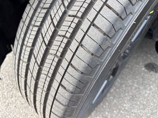 New 2026 Jeep Grand Cherokee Altitude image 5