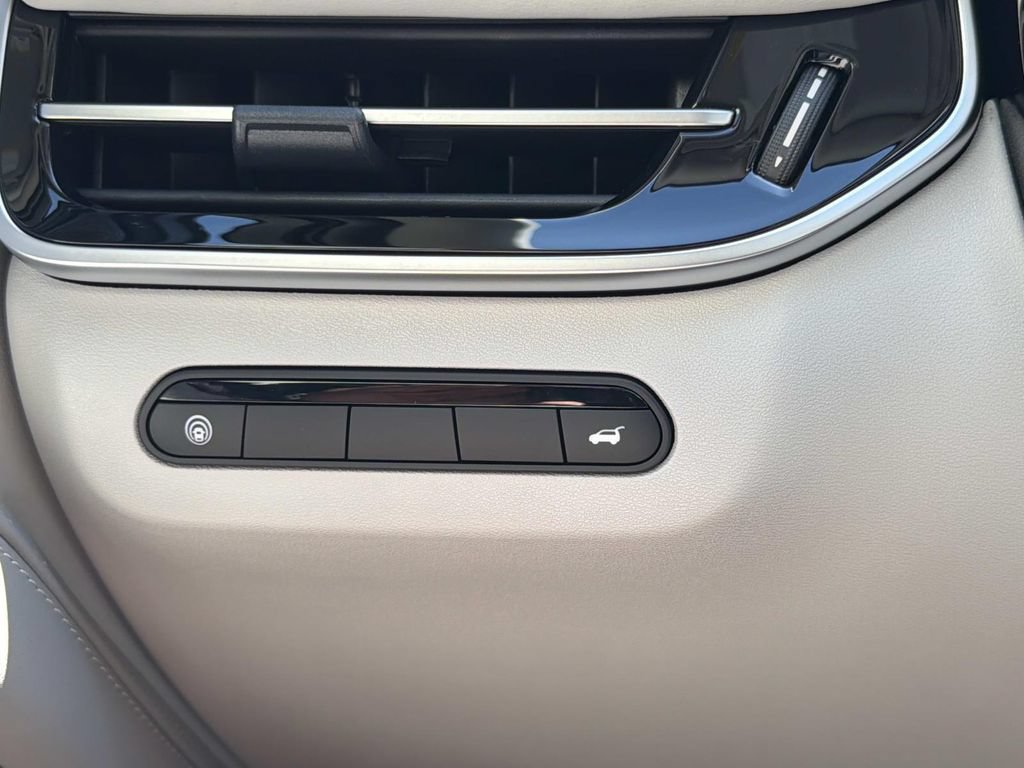 Certified 2026 INFINITI QX60 Pure w/ Cargo Package FWD image 30