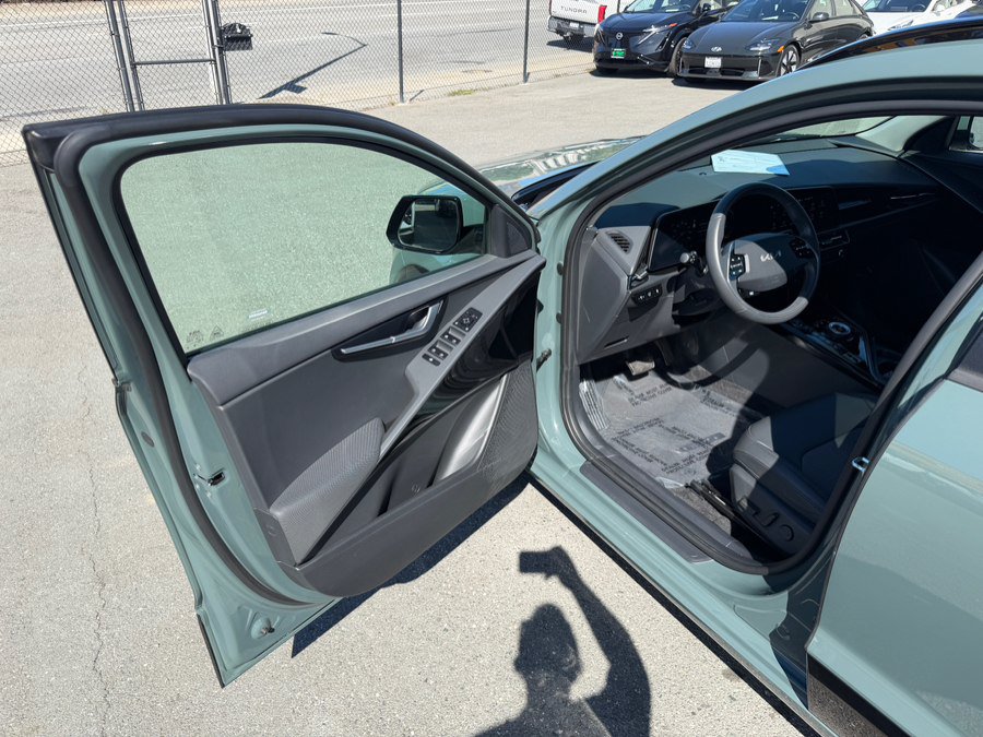 Used 2024 Kia Niro Wind FWD image 9
