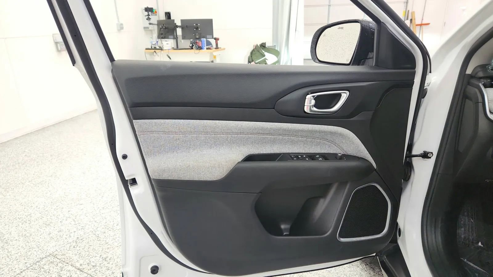 Used 2022 Jeep Compass Latitude image 34