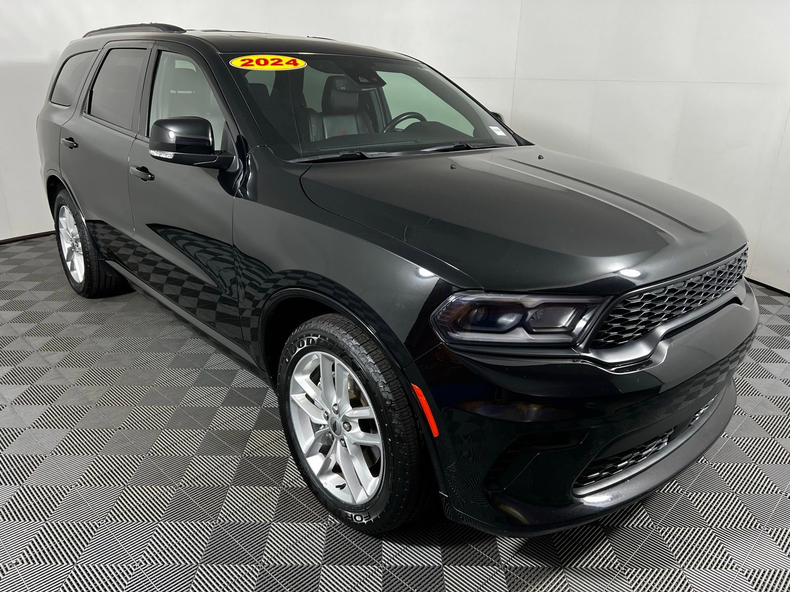 Used 2024 Dodge Durango GT image 3