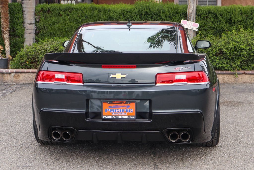 Used 2015 Chevrolet Camaro Z/28 RWD image 7