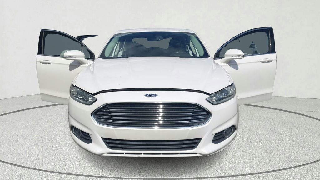Used 2014 Ford Fusion SE w/ Equipment Group 202A FWD image 9