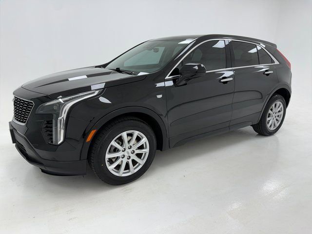 Used 2023 Cadillac XT4 Luxury w/ Cold Weather Package image 5