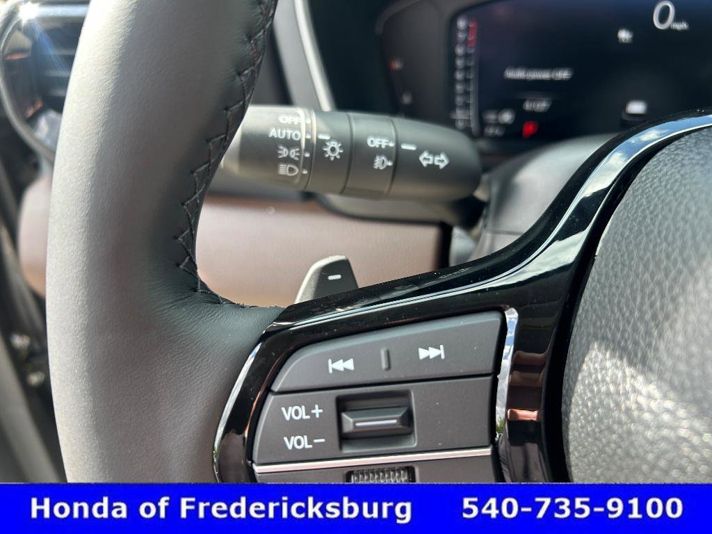 Used 2025 Honda Pilot Elite image 18