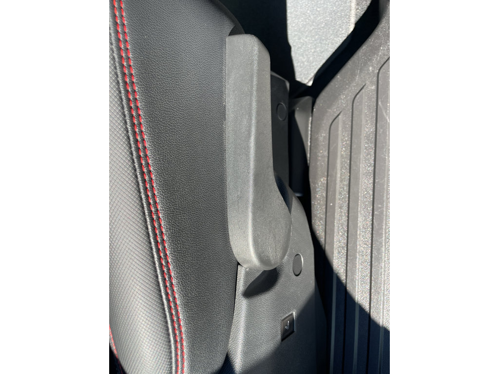 Used 2024 Chevrolet Traverse RS image 54