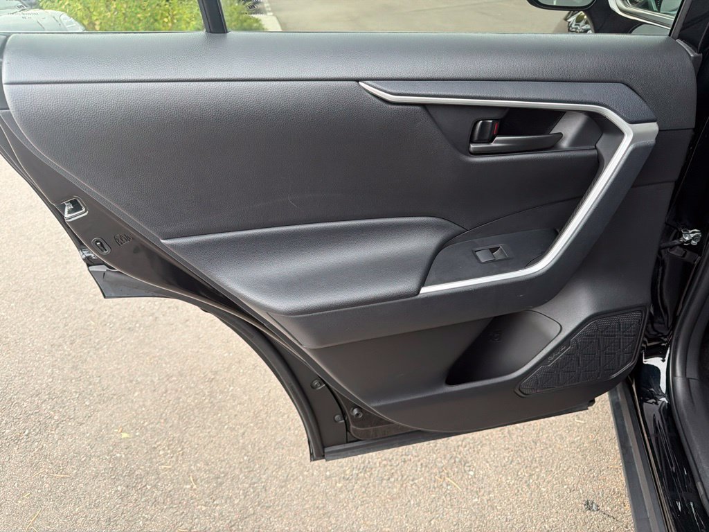 Used 2025 Toyota RAV4 LE AWD/4WD image 19