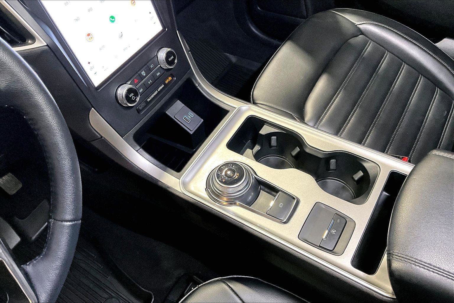 Used 2024 Ford Edge SEL w/ Convenience Package image 16