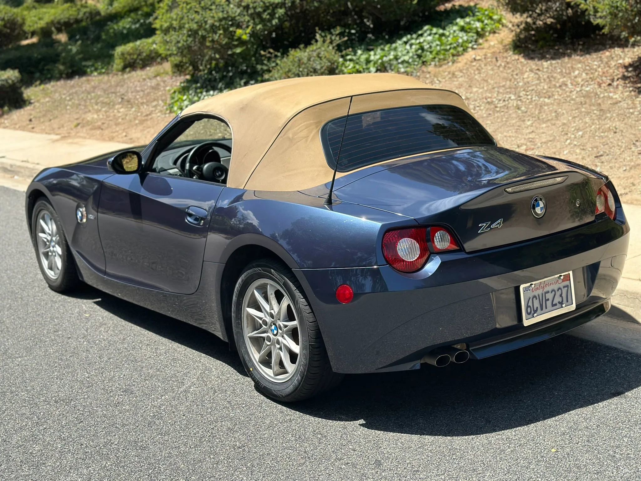 Used 2005 BMW Z4 2.5i RWD image 16