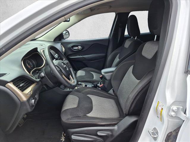 Used 2015 Jeep Cherokee Sport w/ Sport Appearance Group FWD image 10