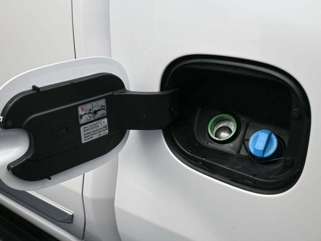 Used 2024 Chevrolet Silverado 1500 High Country w/ Technology Package image 50