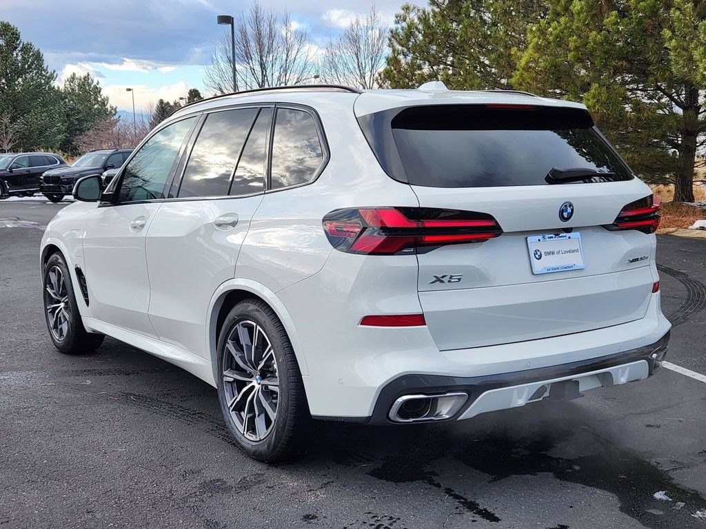 Used 2026 BMW X5 xDrive50e w/ M Sport Package AWD/4WD image 3
